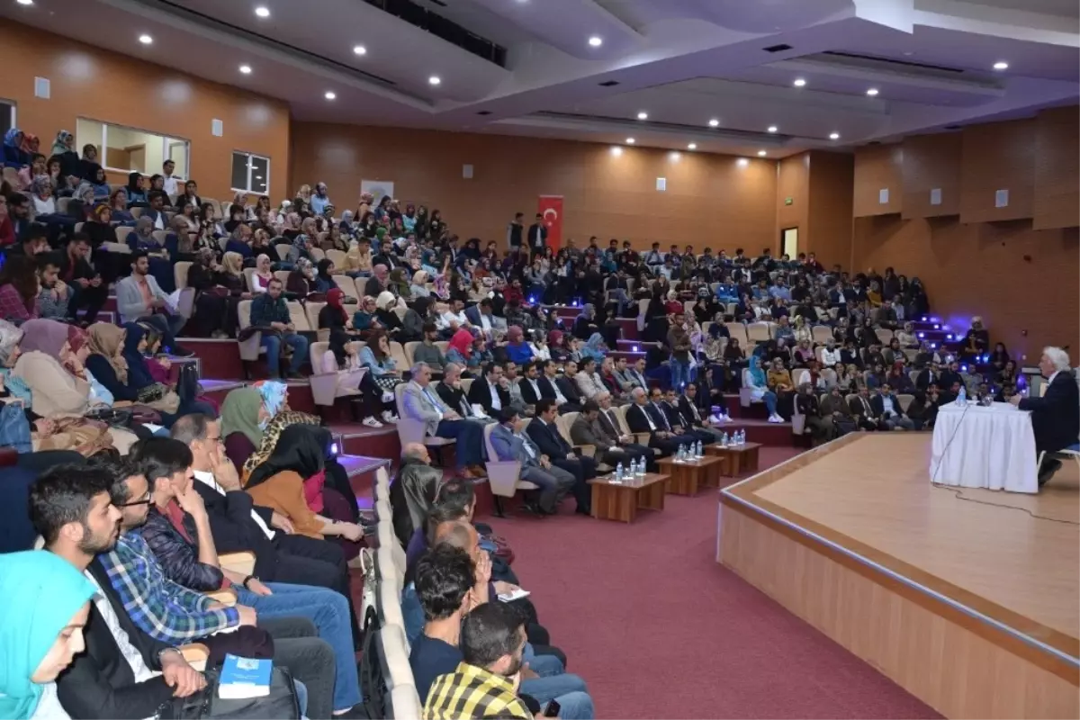 Bingöl\'de "Düşünce Geleneğimizde Din ve Felsefe" Konferansı