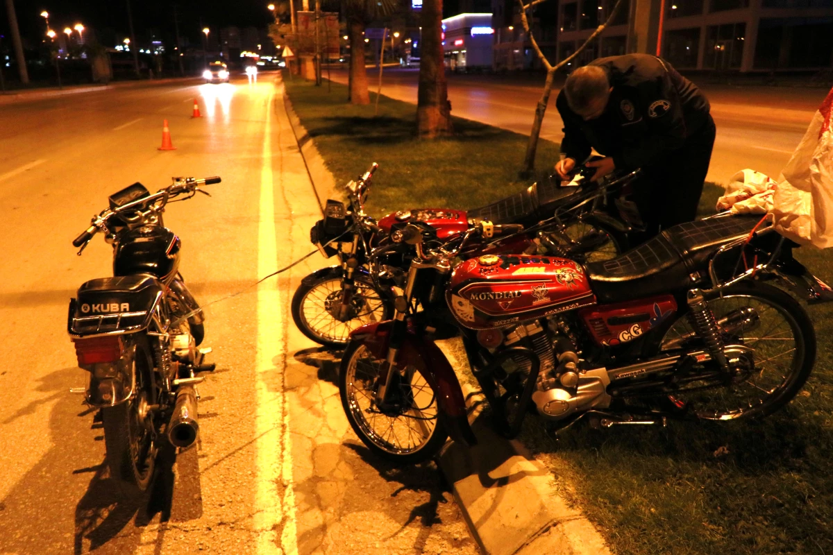 Birbirine Bağlı 3 Motosikletle İlerleyen Hırsızlar, Polisi Alarma Geçirdi
