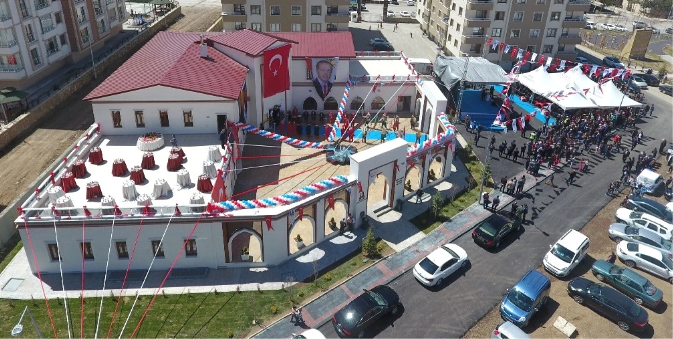 Büyükşehir\'in Eğitim Yatırımı Ahmet Hamdi Tanpınar Bilgi Evi Açıldı