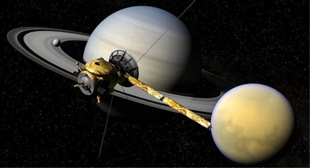 Cassini, Satürn ile Halkaları Arasına İlk Dalışını Yaptı