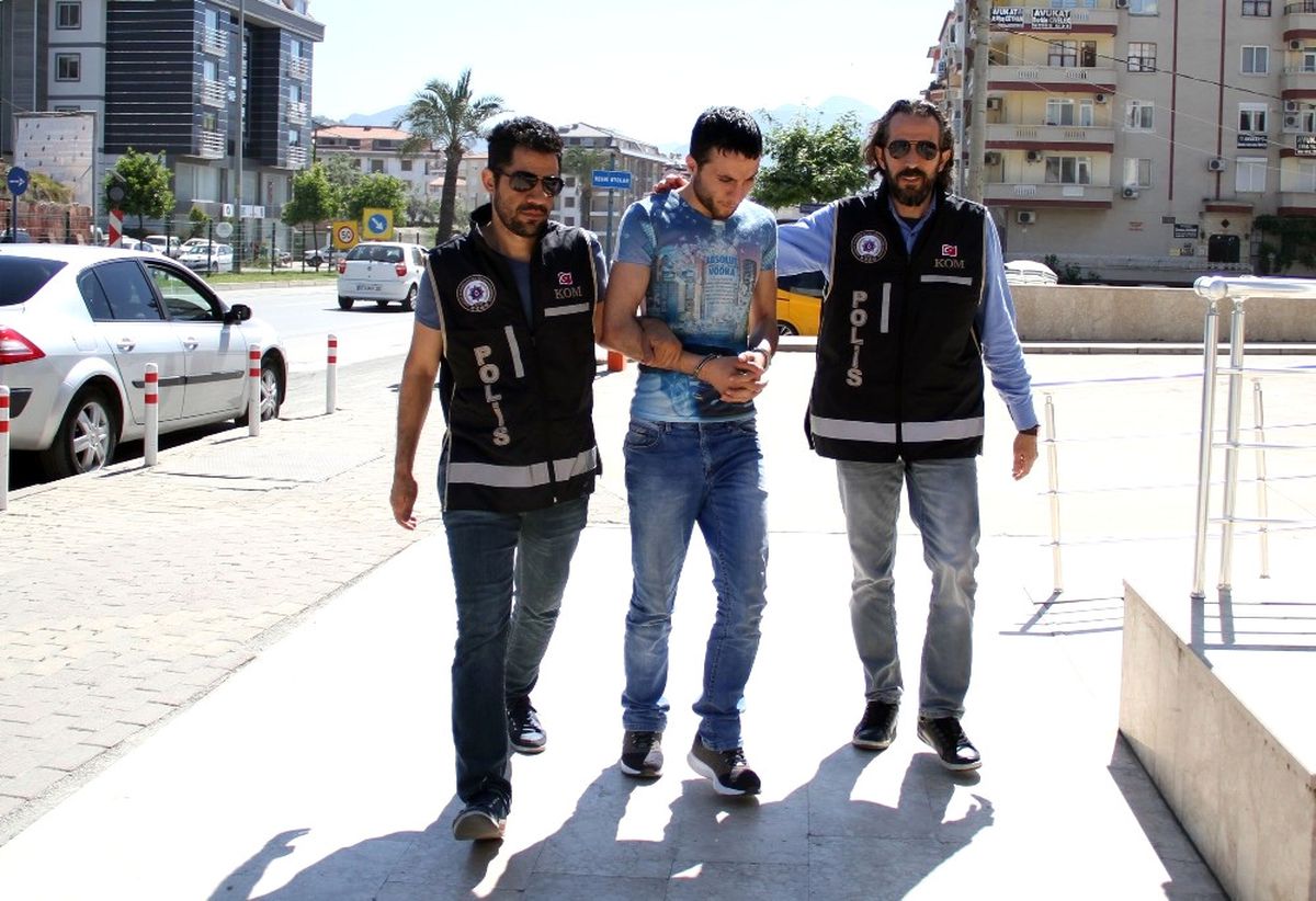 Evdeki Uyuşturucu \'Esco\'ya Takıldı