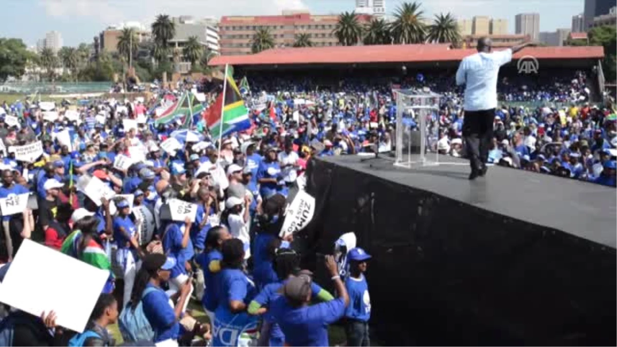 Güney Afrika\'da Cumhurbaşkanı Zuma Karşıtı Gösteri