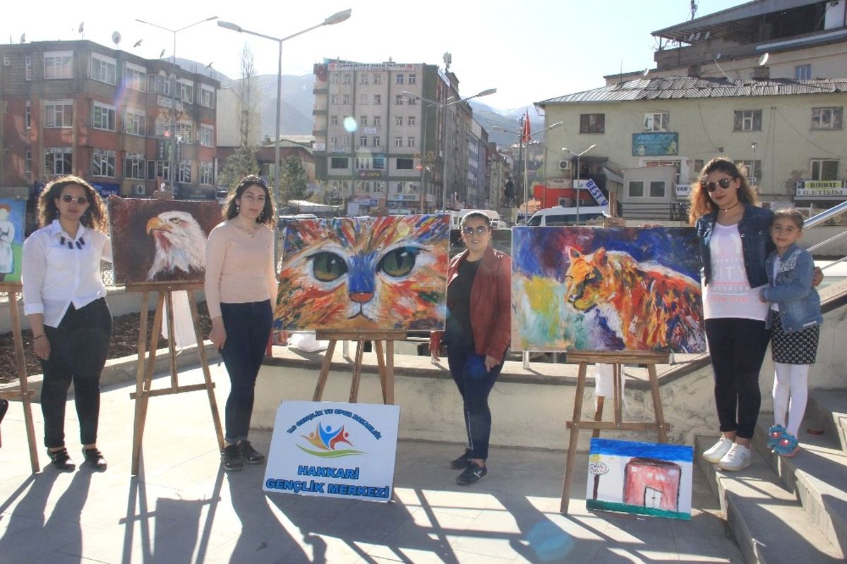 Hakkari\'de Açık Havada Resim Çalışması Yapıldı