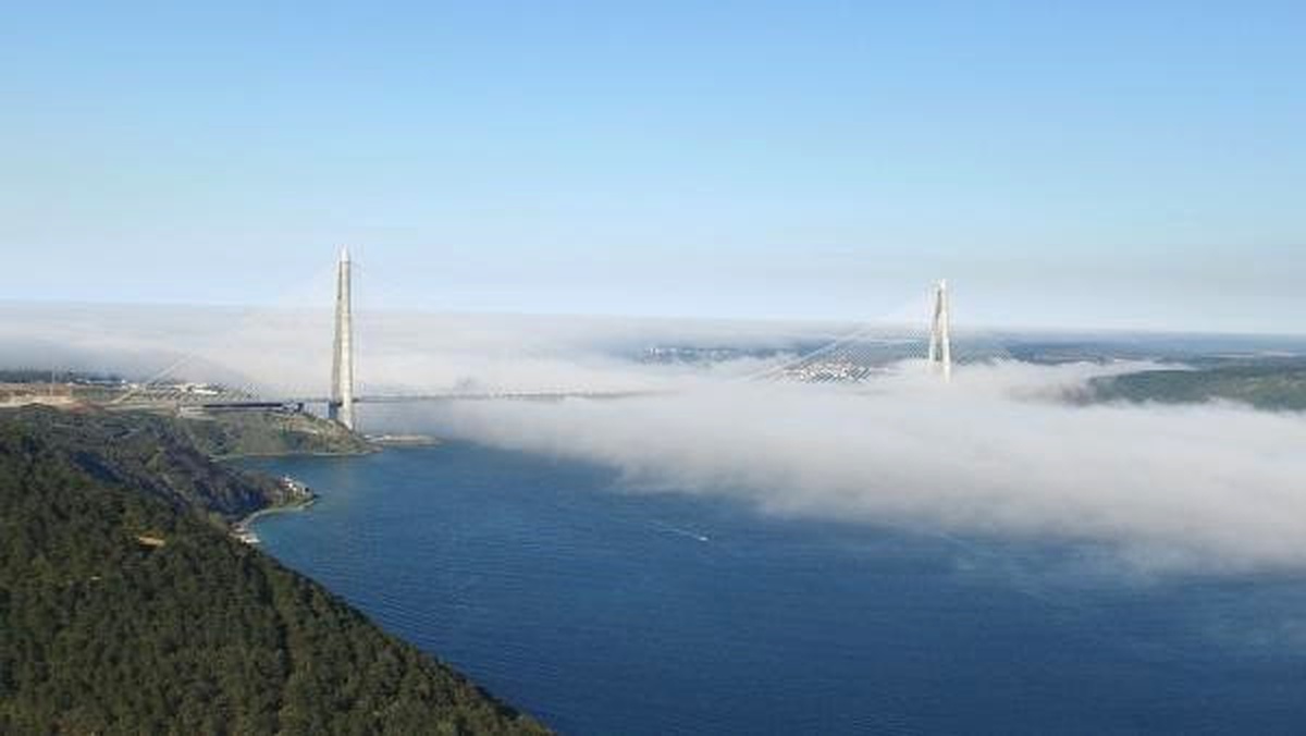 Havadan Görüntülerle) İstanbul Boğazı\'nda Yoğun Sis Devam Ediyor