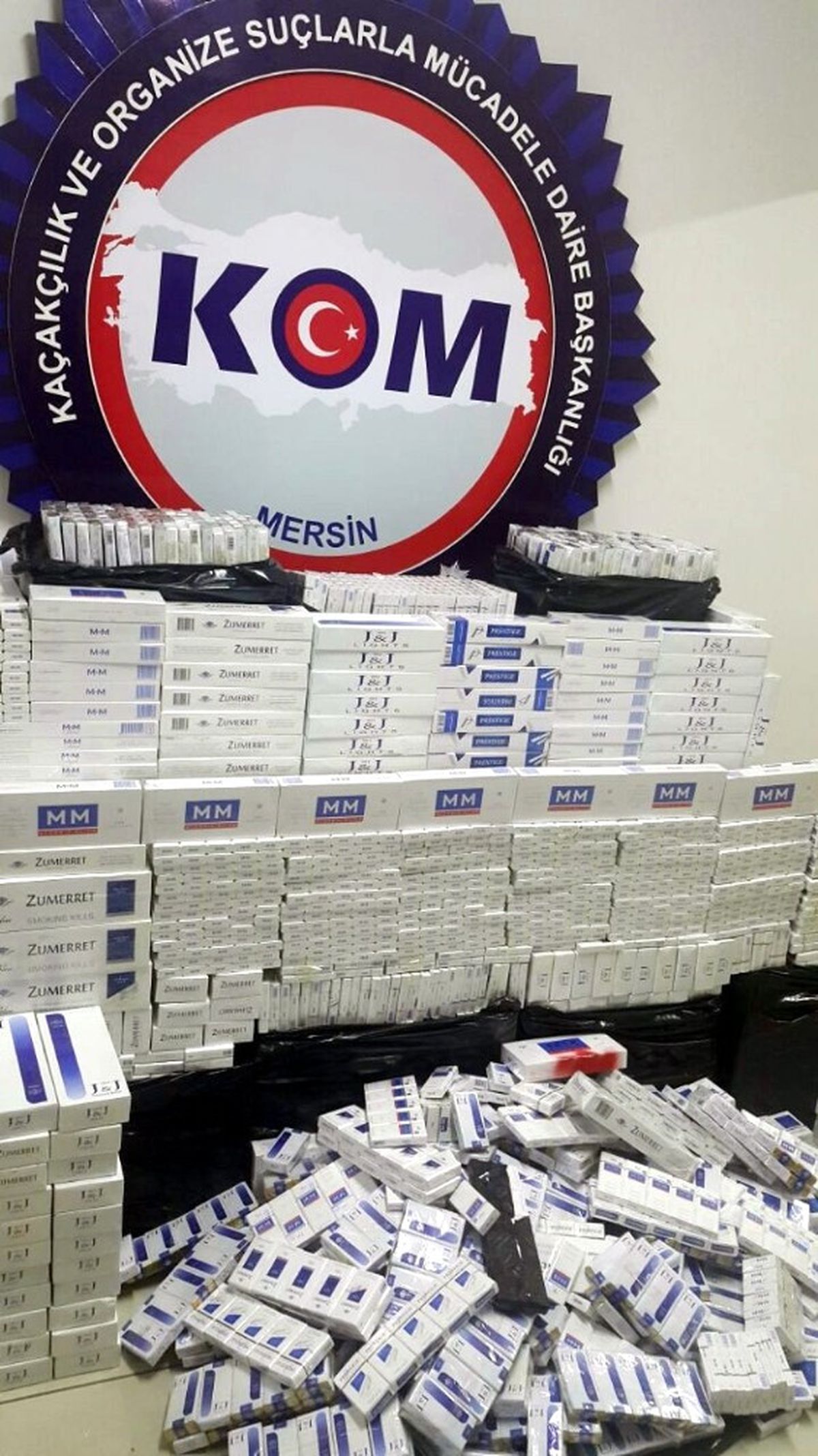 Mersin\'de 7 Bin 500 Paket Kaçak Sigara Ele Geçirildi