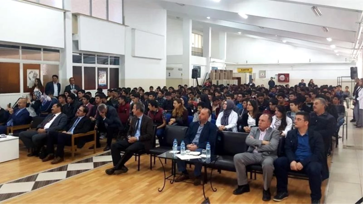 Müftü Karabayır\'dan Liseli Gençlere Konferans