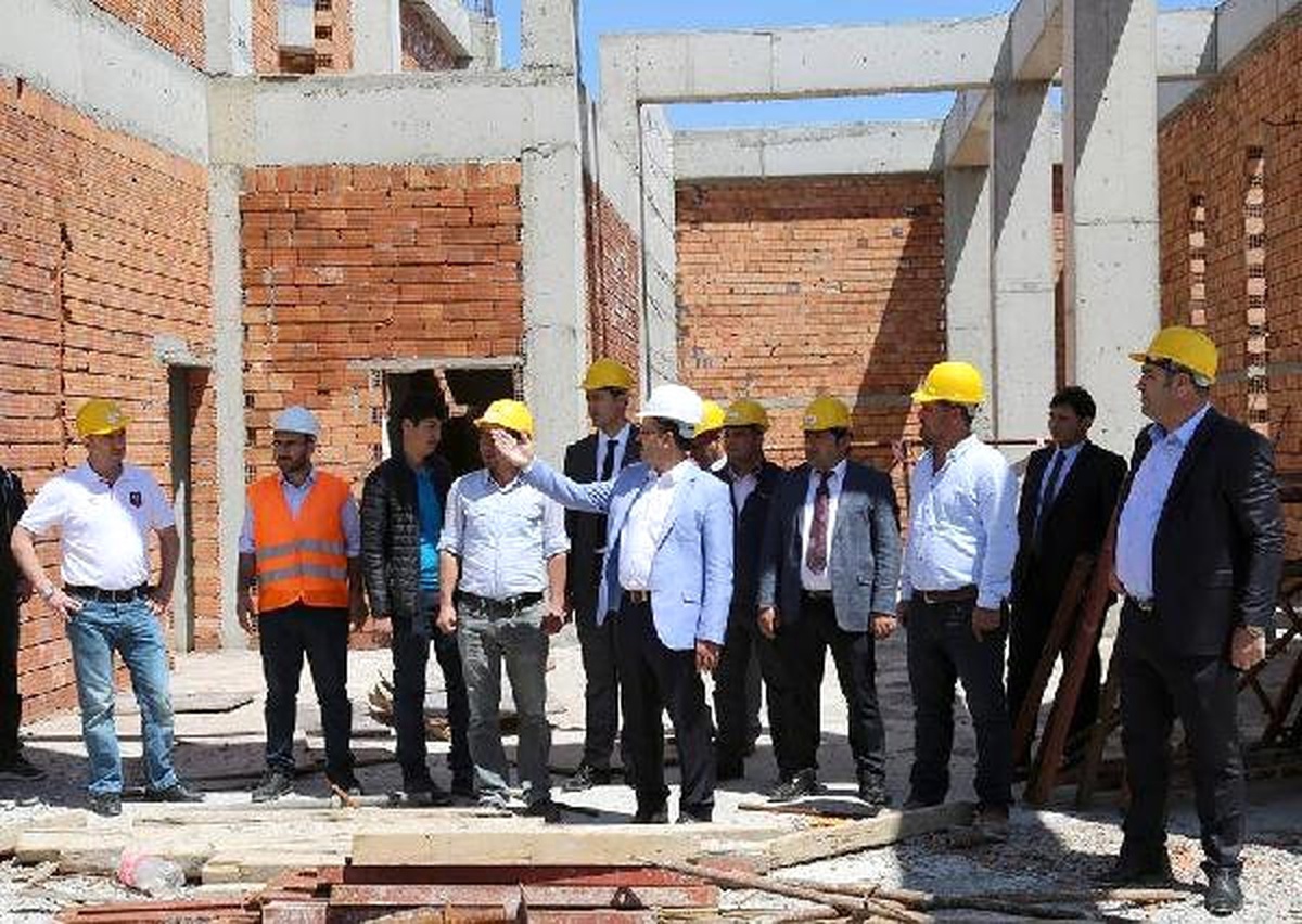 Muratbey Uşak Yeni Salonu İçin Gün Sayıyor