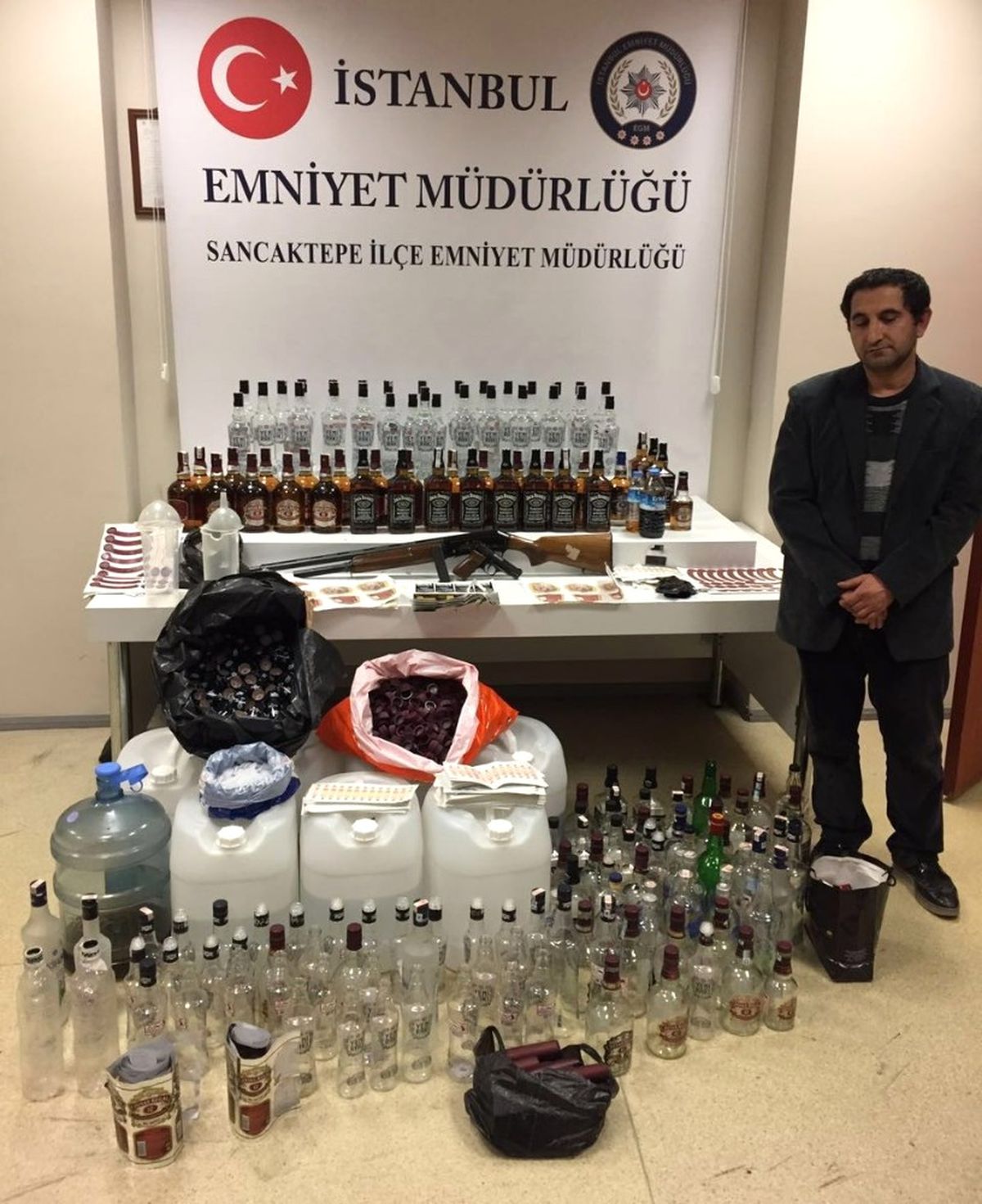 Sancaktepe\'de Sahte İçki Operasyonu