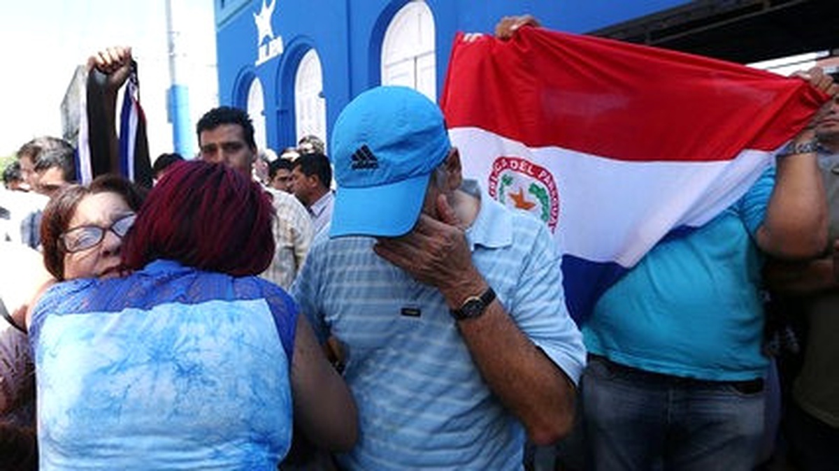 Paraguay\'da Tartışmalı Anayasa Değişikliği Teklifi Reddedildi