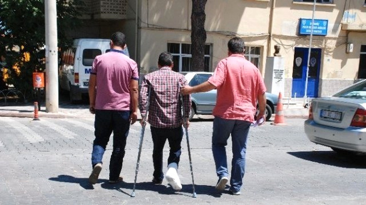 Polisten Kaçmak İsterken Balkondan Düştü