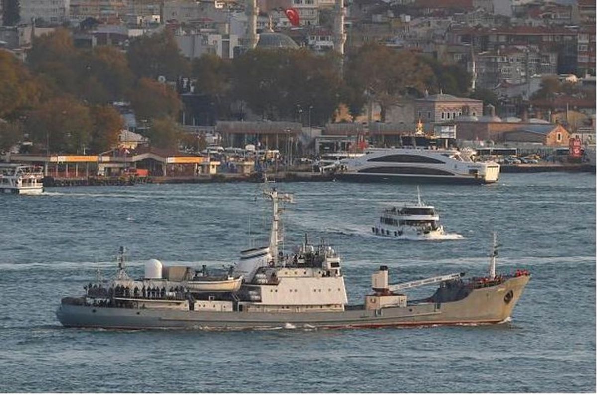 Sarıyer\'de Rus Savaş Gemisi Yük Gemisi ile Çarpıştı