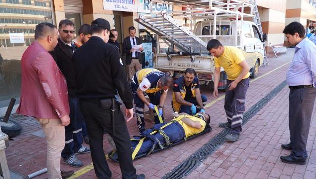 Tabela Takarken Düşen İşçi Yaralandı