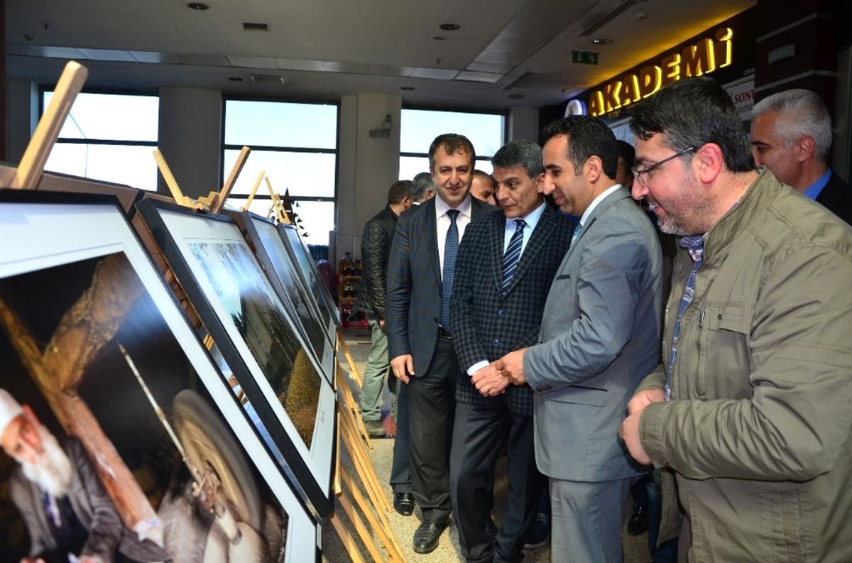 Tatvan\'da "Kadim Şehir Bitlis" Konulu Fotoğraf Sergisi Açıldı