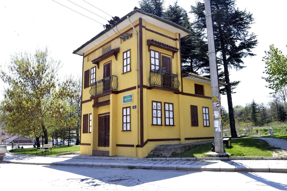 Tepebaşı\'nda Trafolar Renkleniyor