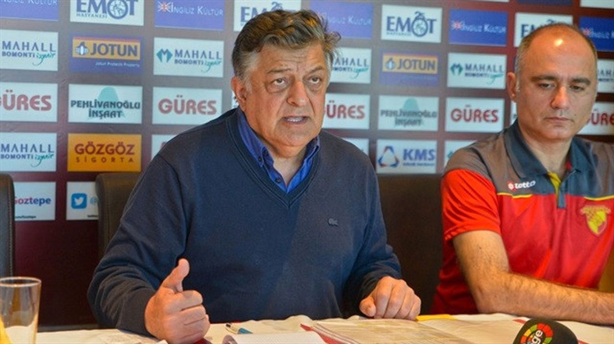 Yılmaz Vural, İlk Kitabını İmzaladı