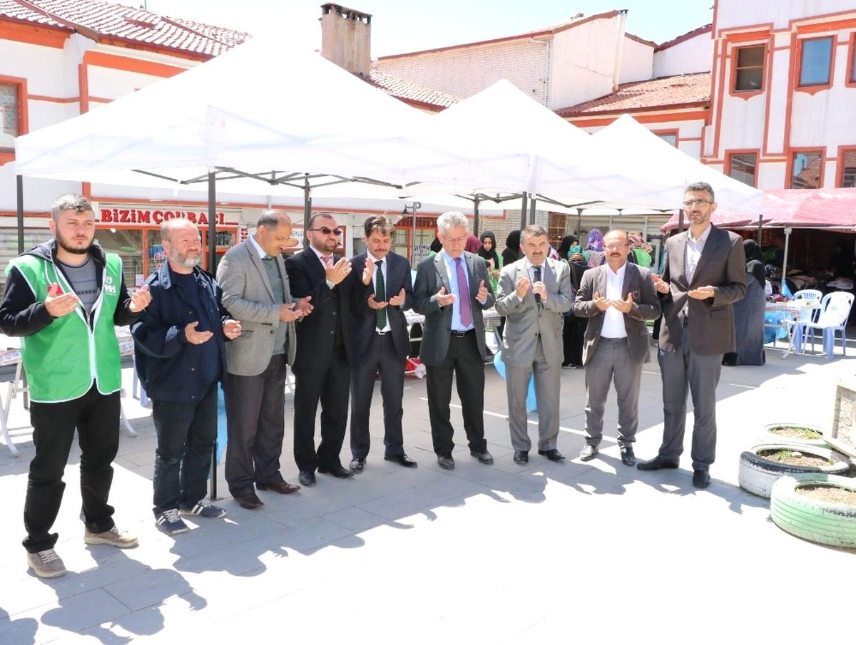 Yozgat İhh İhtiyaç Sahipleri İçin Kermes Açtı