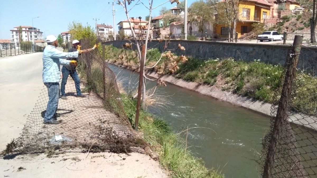 Aksaray\'da Sulama Kanalı Telleri Yenileniyor