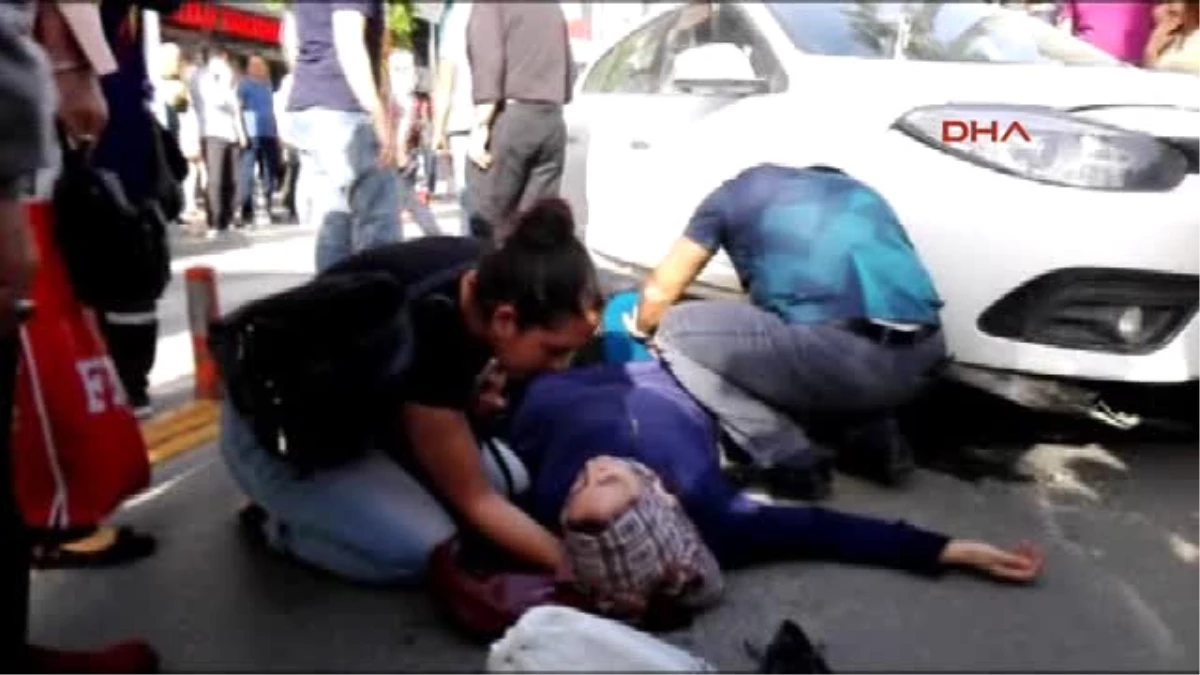 Antalya Otomobil Yayalara Çarptı: 2 Yaralı