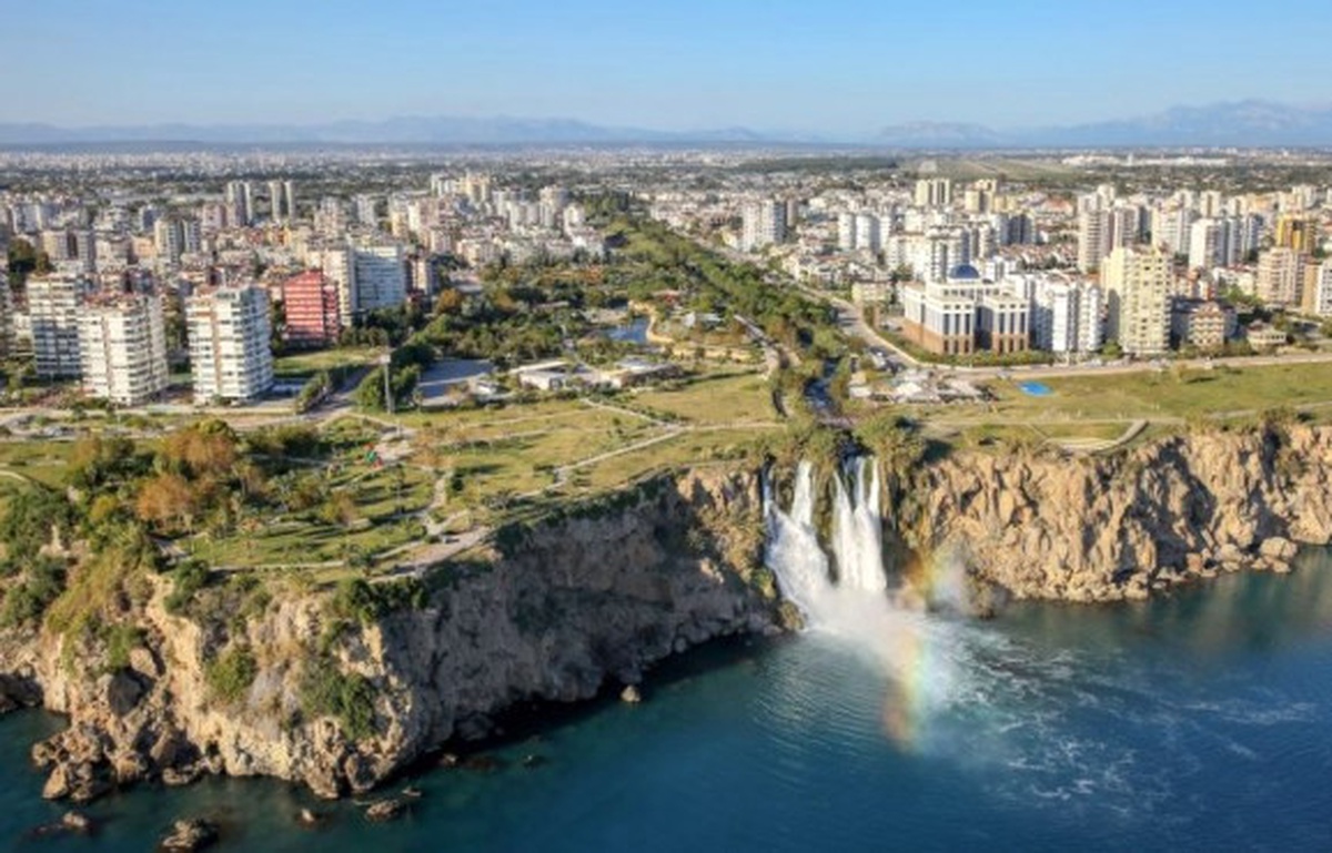 Antalya Valiliğinden \'Alkol Yasağı\' Açıklaması