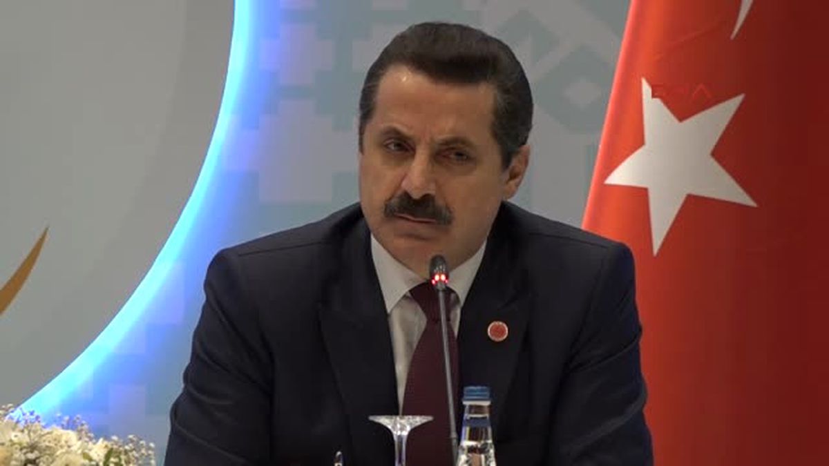 Bakan Çelik\'ten Kongre Açıklaması