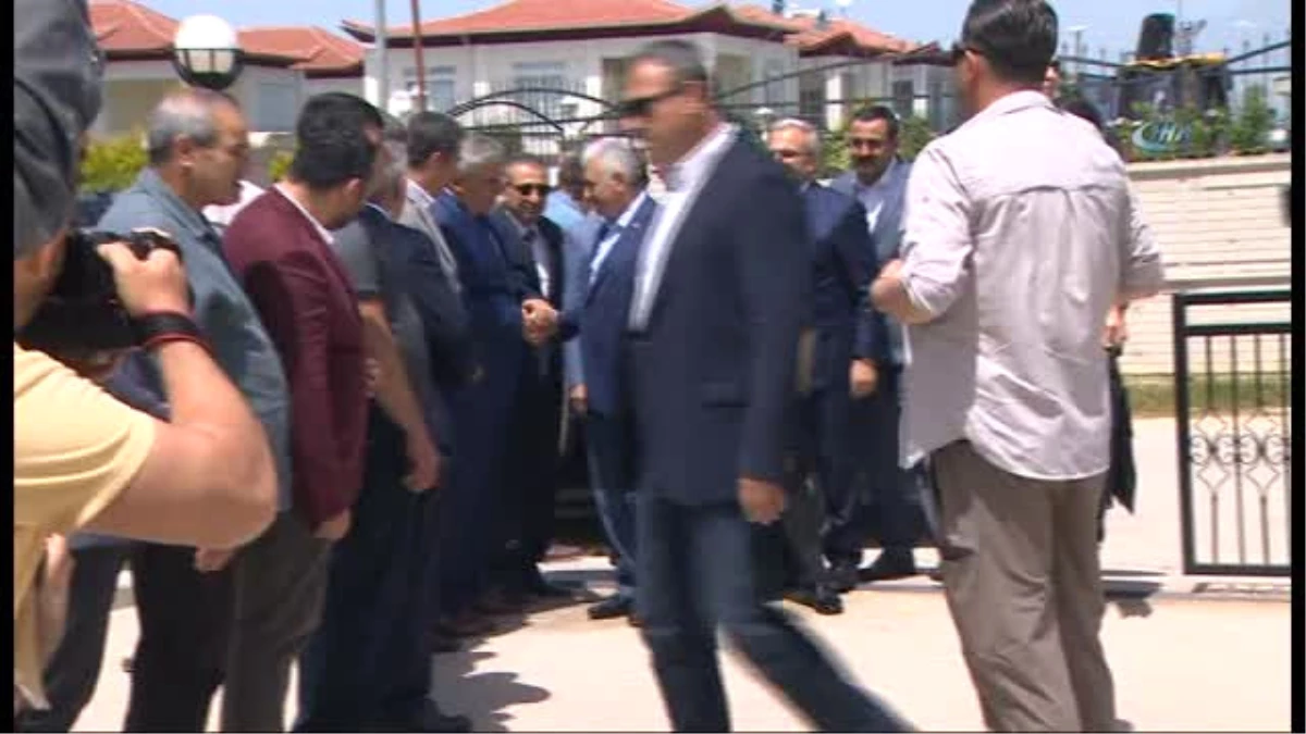 Başbakan Yıldırım, Cuma Namazını Mecek Camii\'nde Kıldı