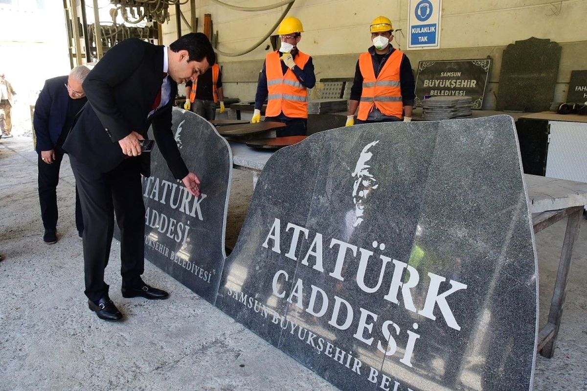 Başkan Yılmaz Konuklarına Samsun\'u Tanıttı