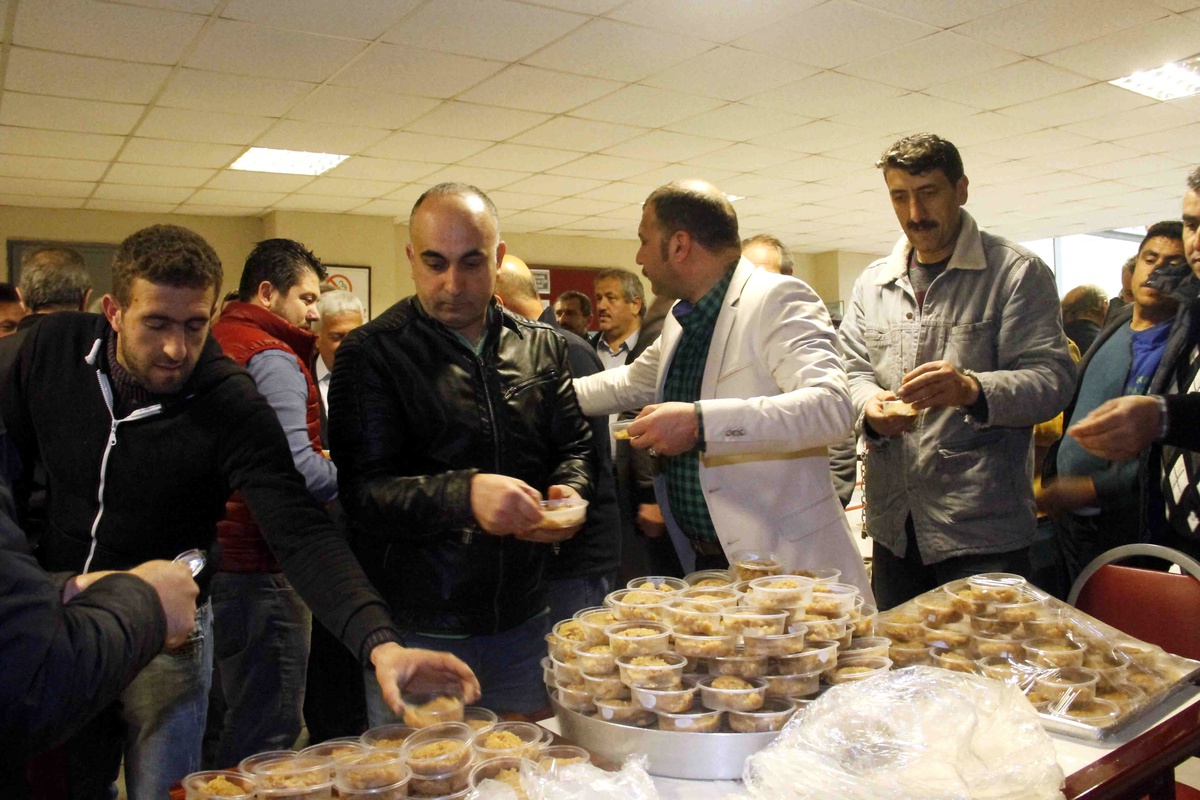 Büyükşehir Hali\'nde geleneksel bereket duası