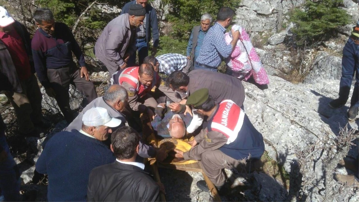 Dört Gündür Kayıp Olan Yaşlı Adam Kayalıklar Arasında Bulundu