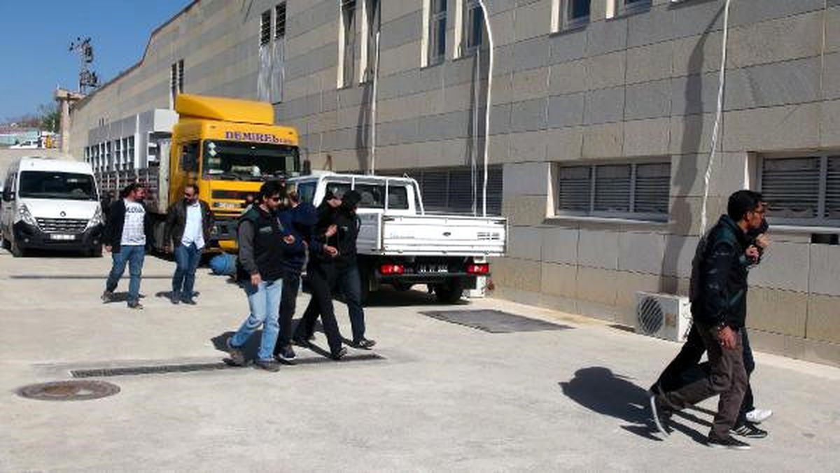 Elazığ\'da 8 Uyuşturucu Şüphelisi Adliyede