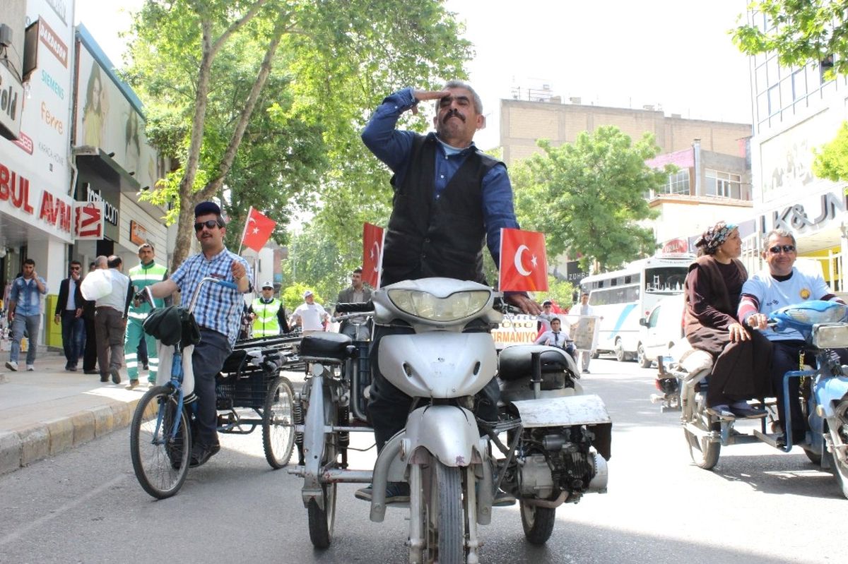 Engellilerin Nemrut Tırmanışı Kortej Yürüyüşü ile Start Aldı