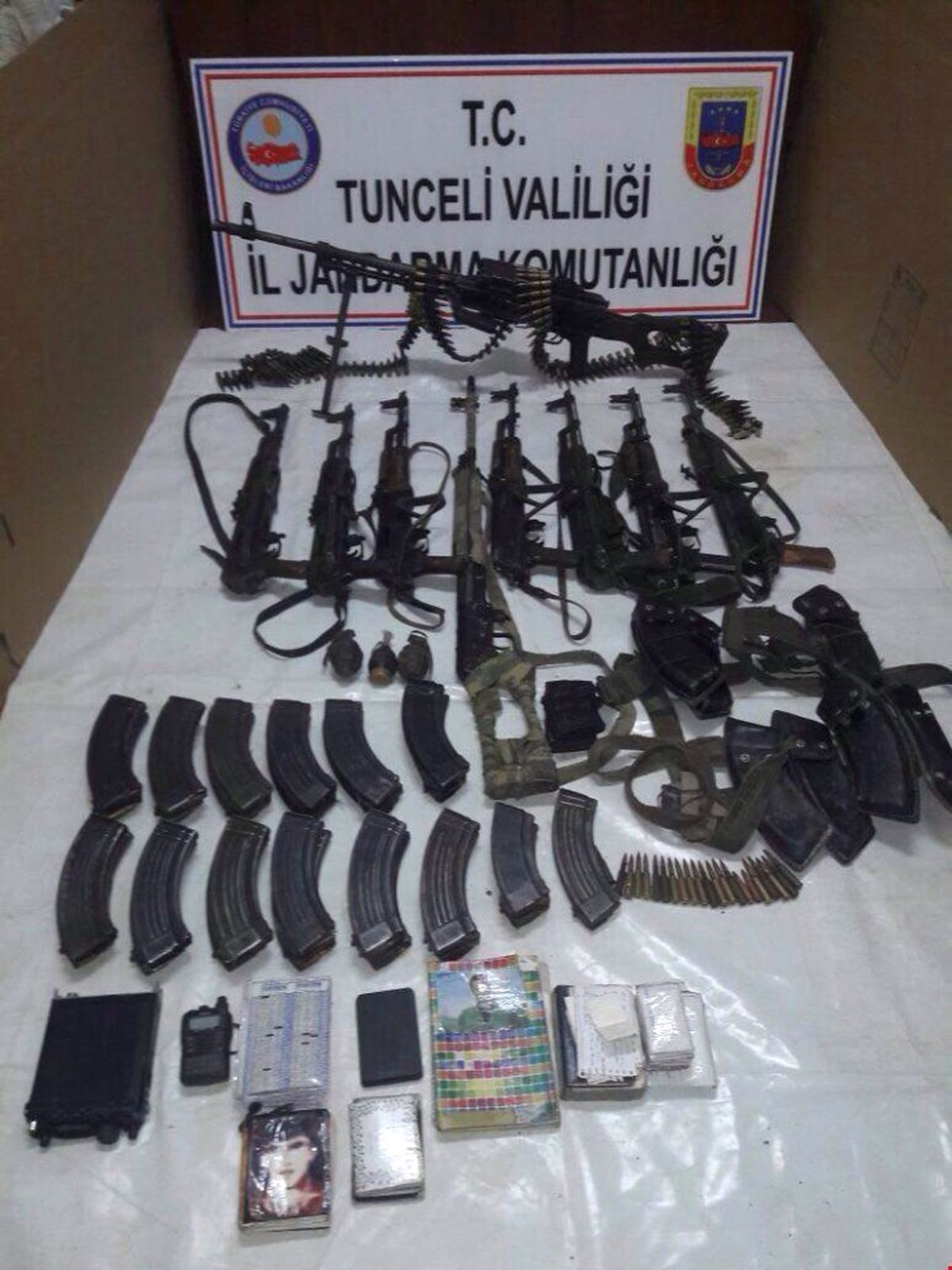 Etkisiz Hale Getirilen Teröristlerden Çok Sayıda Silah ve Mühimmat Ele Geçirildi