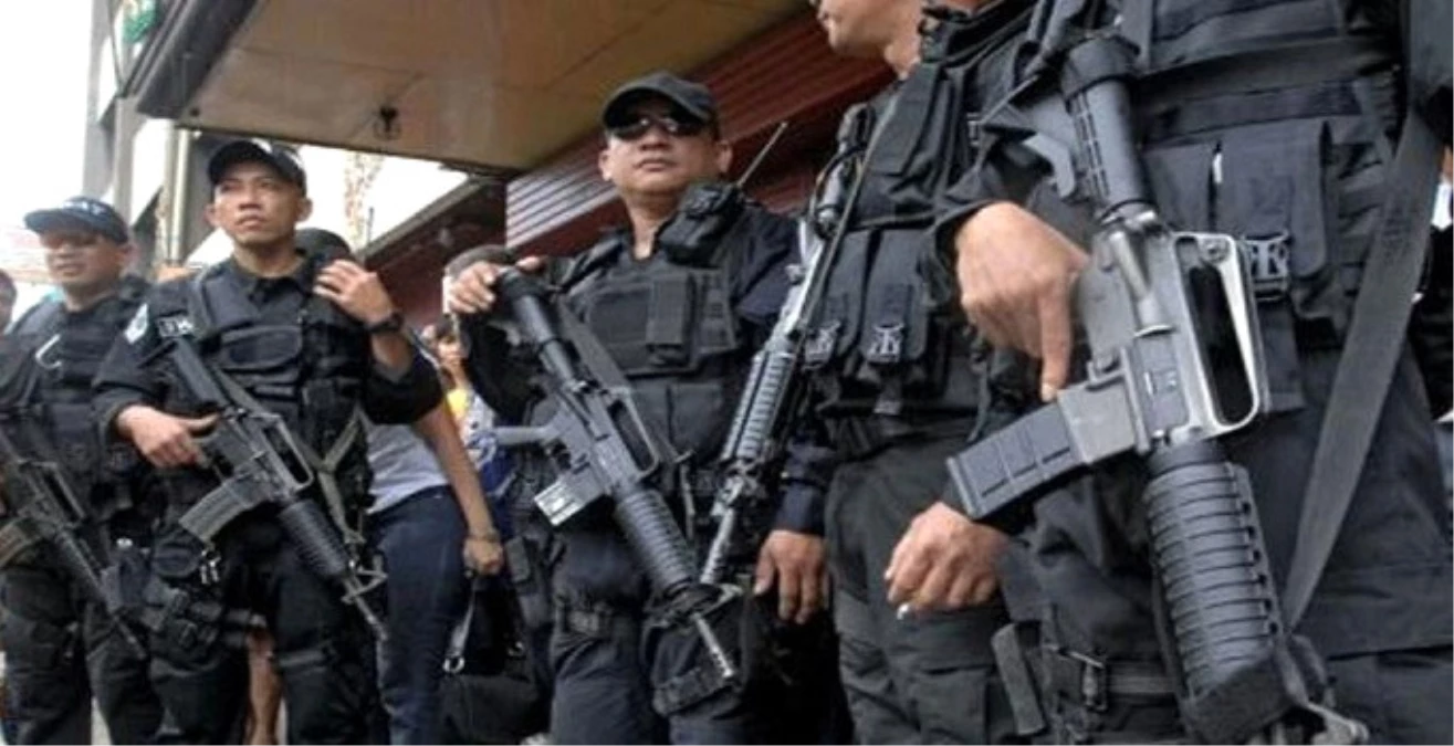 Filipinler\'de İki Polis Cinayetten Yargılanacak