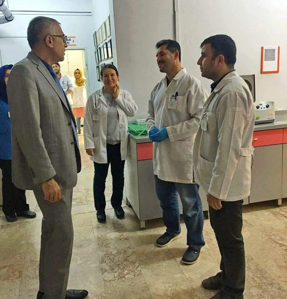 Genel Sekreter Öz, Laborantlar Gününü Kutladı