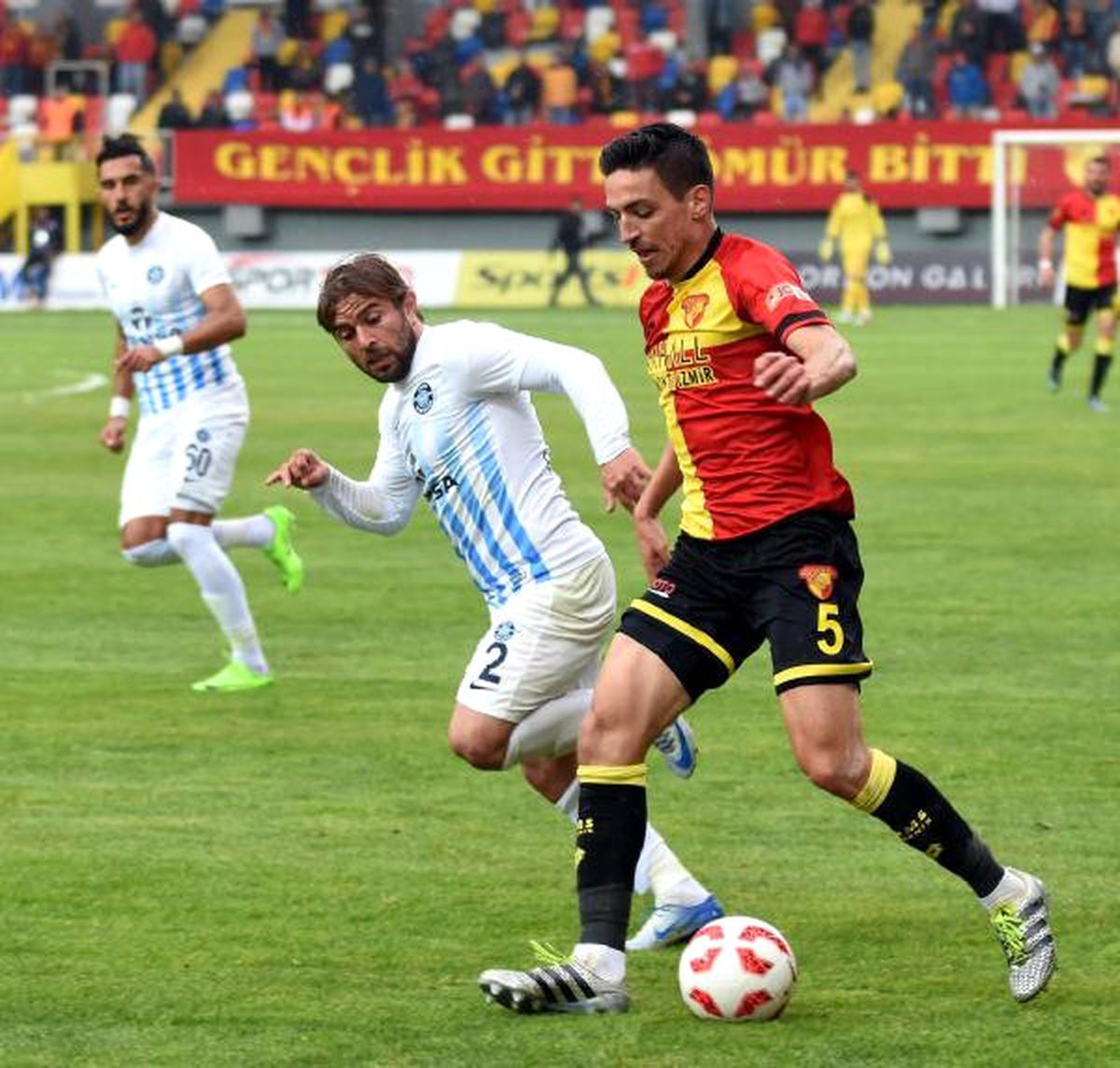 Göztepe Kritik Dönemeçte