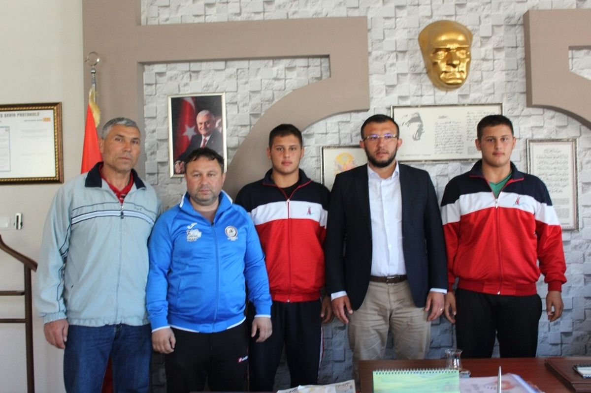 İkiz Güreşçilerden Başkan Sami Yavaş\'a Ziyaret