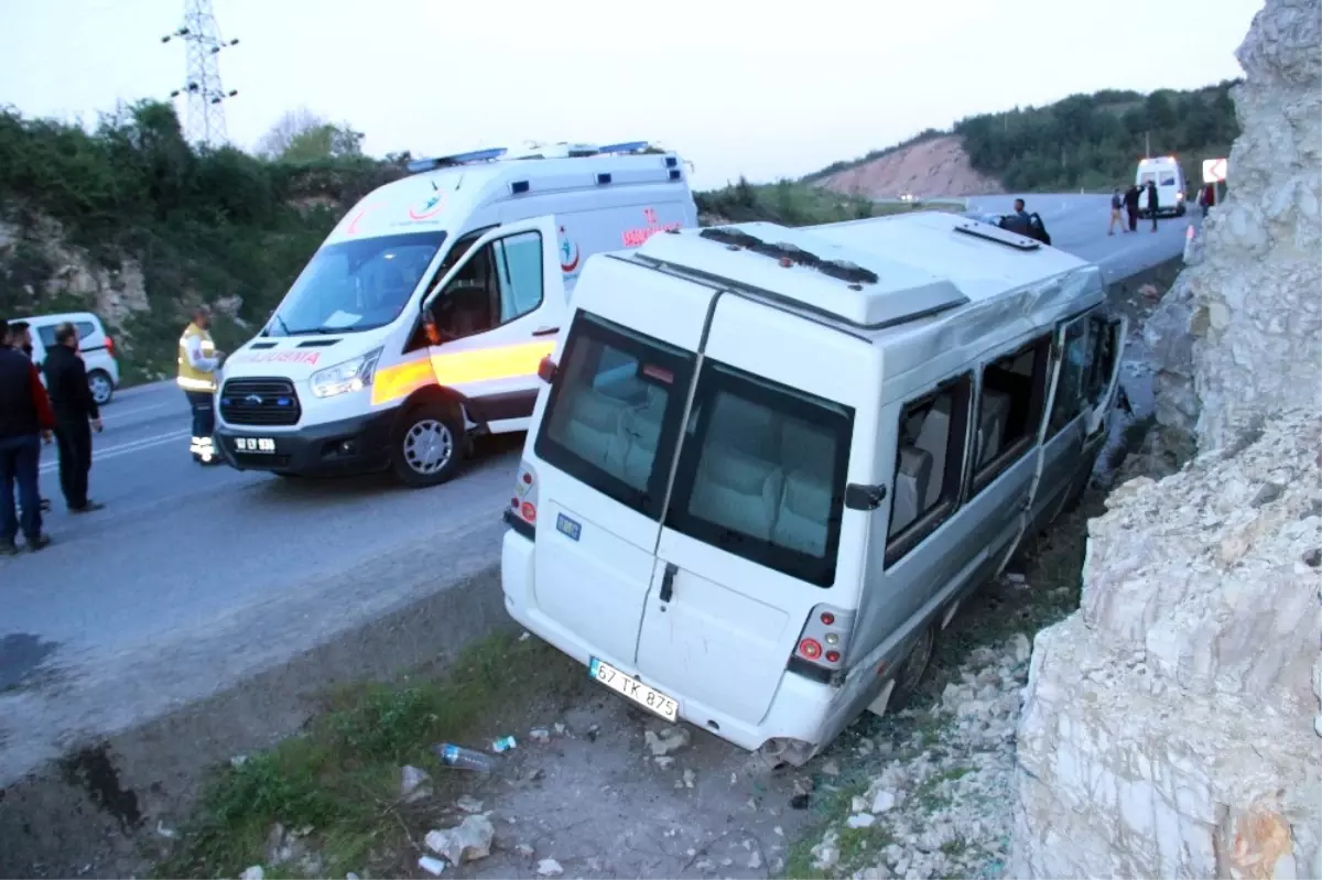 İşçi Servisi Su Kanalına Uçtu: 8 Yaralı