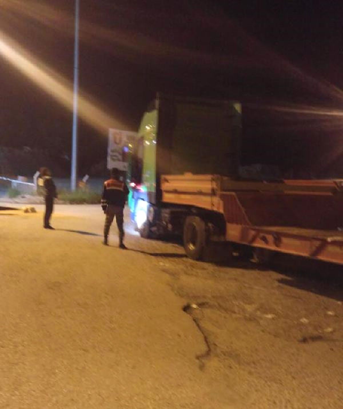 İzmir\'de Tır\'da 120 Kilo Esrar, 2 Gözaltı