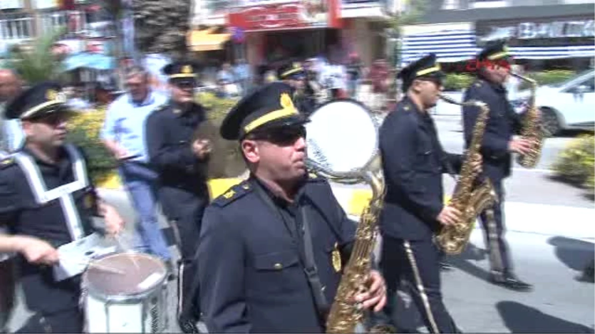 Izmir Geleneksel Urla Enginar Festivali 3\'üncü Kez Başladı