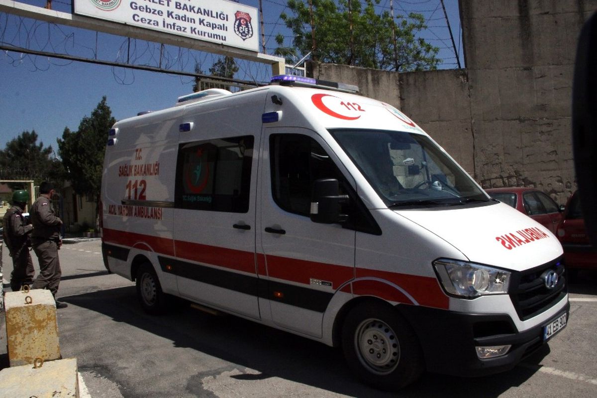 Kadın Mahkum Cezaevinde Yatağını Yaktı