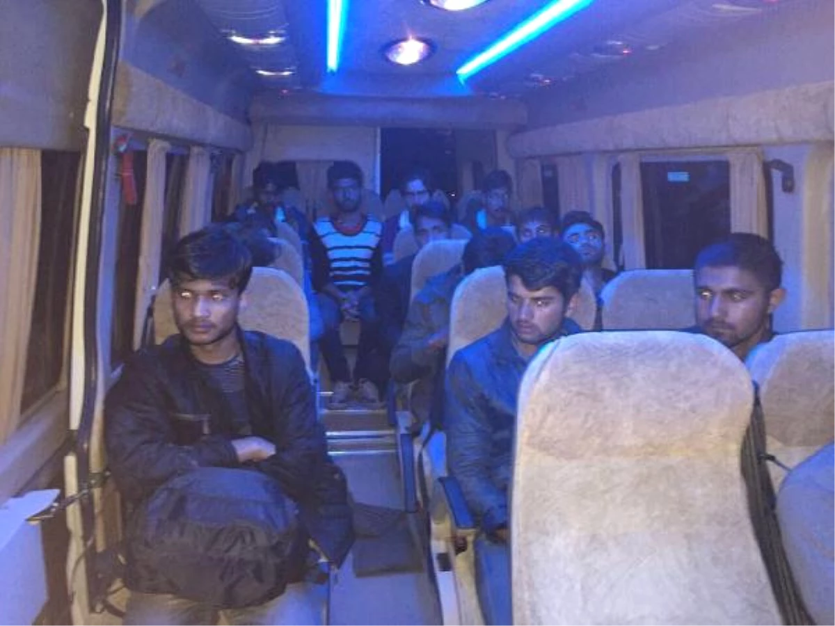 Keşan\'da 14 Pakistanlı Kaçak Yakalandı