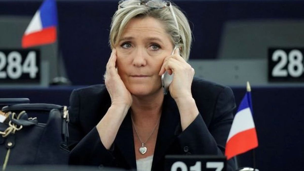 Le Pen\'in Partisi \'Ab\'den 5 Milyon Euro Haksız Para Aldı\'