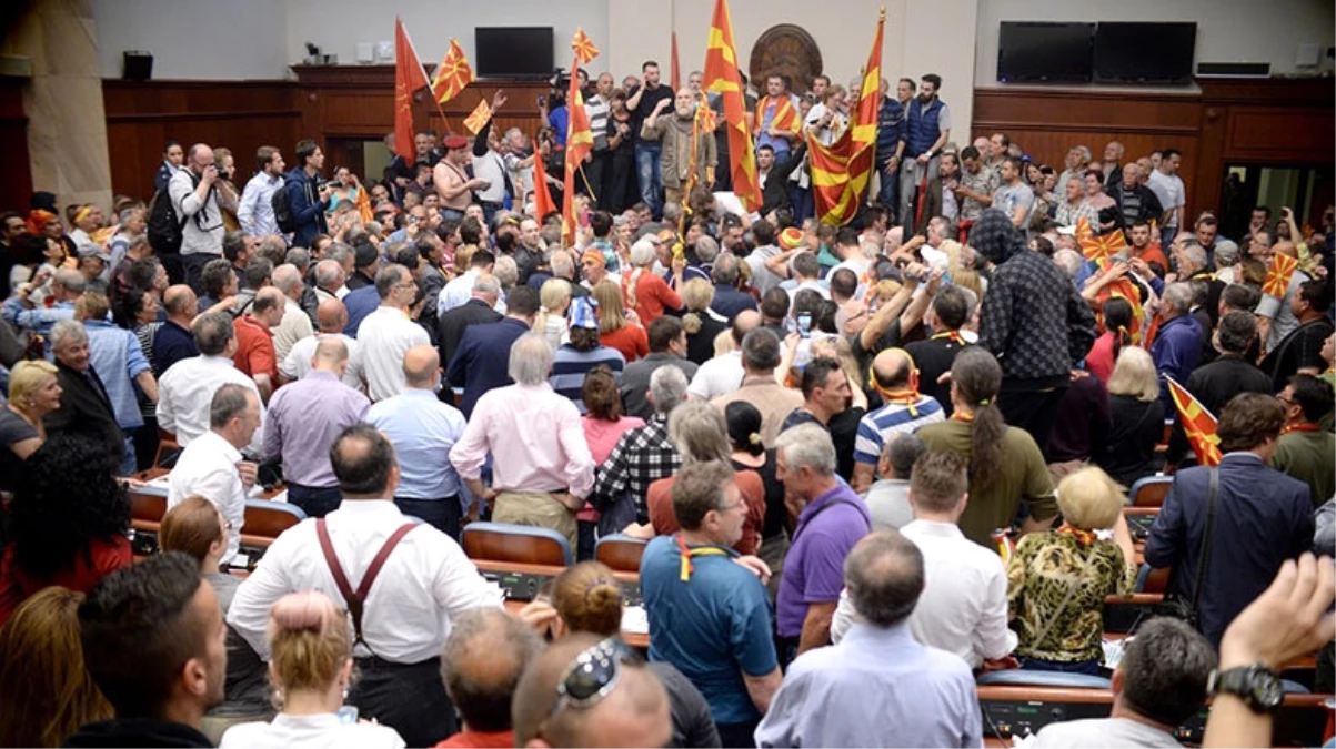 Makedonya Meclisinde Yaralanan Milletvekilleri Taburcu Edildi