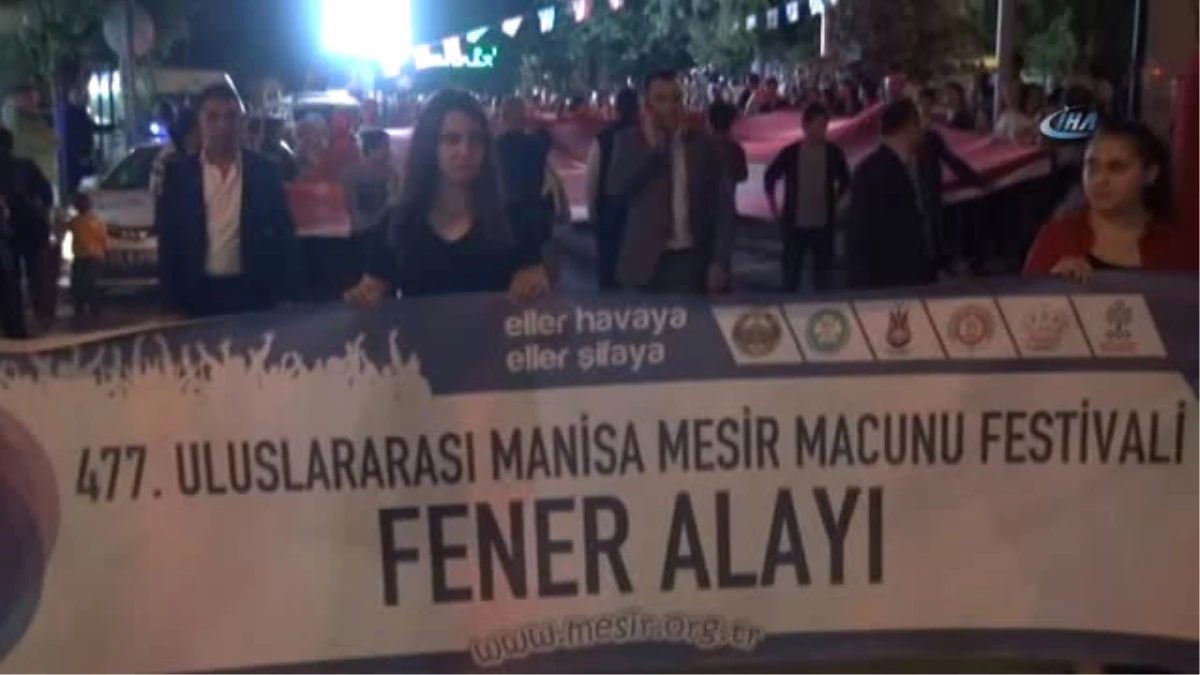 Manisa\'da Geceyi Aydınlatan Fener Alayı