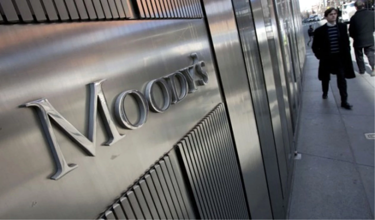 Moody\'s, Türkiye\'nin Kredi Notu Görünümünü Düşürdü