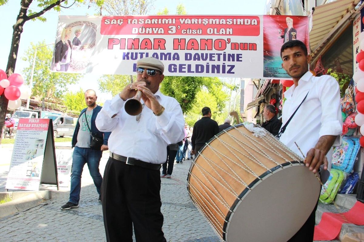 Dünya Üçüncülüğüne Edirne\'de 9/8\'lik Kutlama