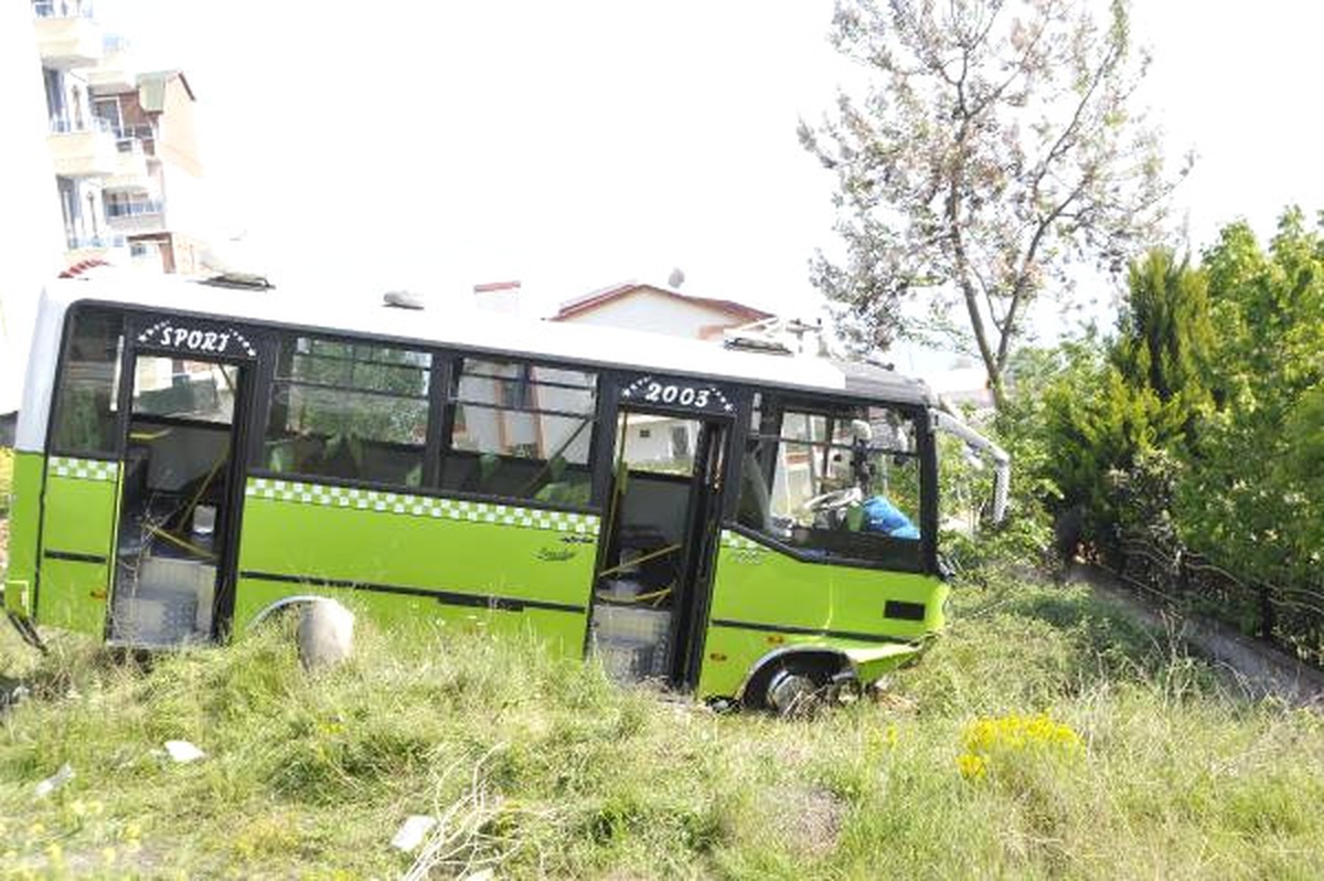 Özel Halk Otobüsünün Freni Boşaldı: 22 Yaralı