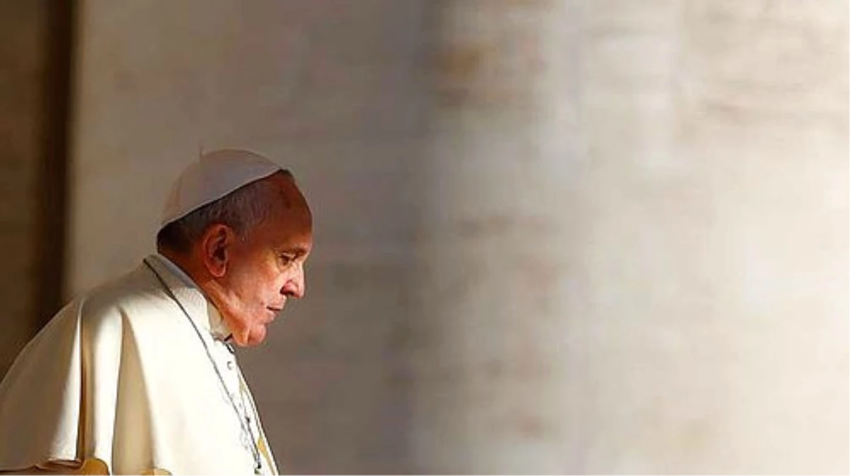 Papa\'nın Mısır Ziyareti Başlıyor: Umarım Bu Ziyaret, İslam Dünyasıyla Dinler Arası Diyaloğun...