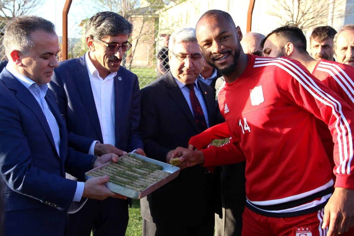 Sivasspor\'un Başarısı İçin Kurban Kesildi