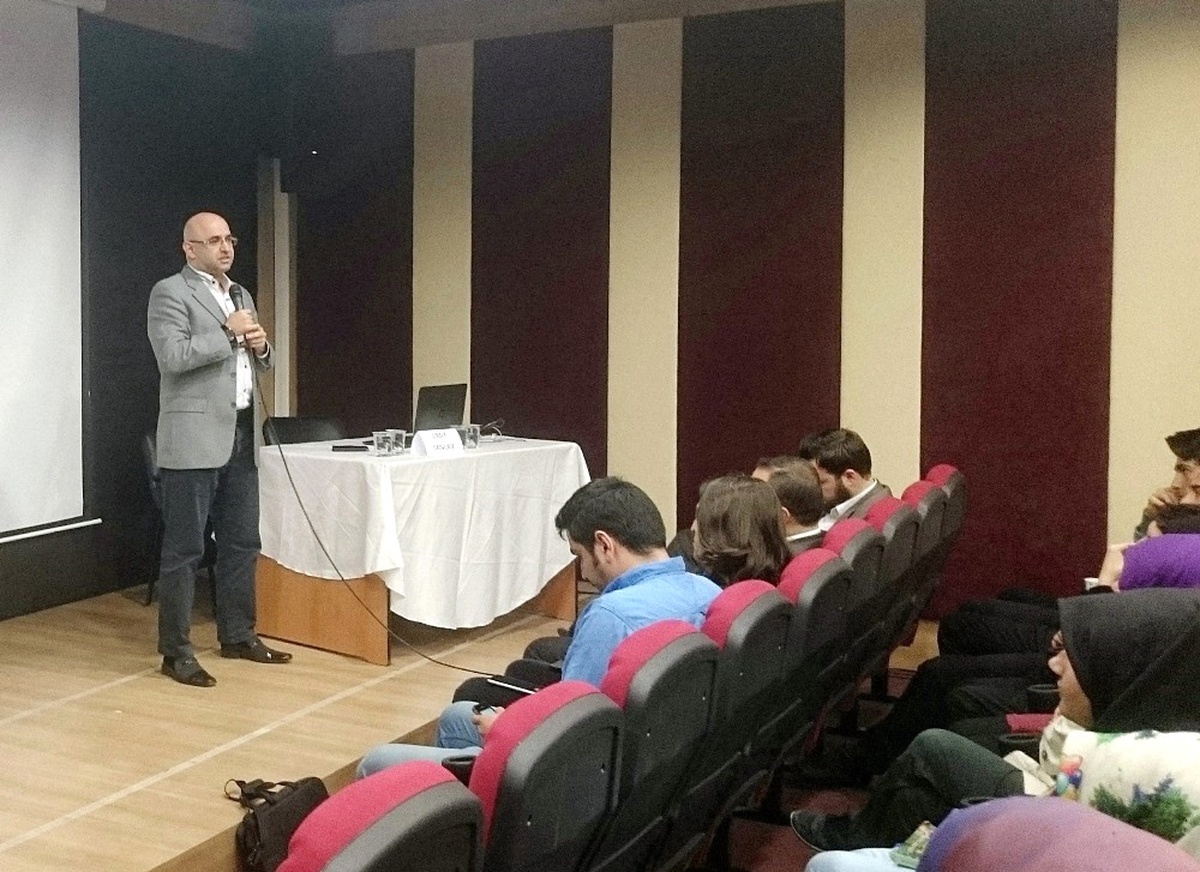 Sosyal Medya Savaşları Kitabı Yazarı Sanlav: "Sosyal Medyadan Hırsızlara Davetiye Çıkartmayın"