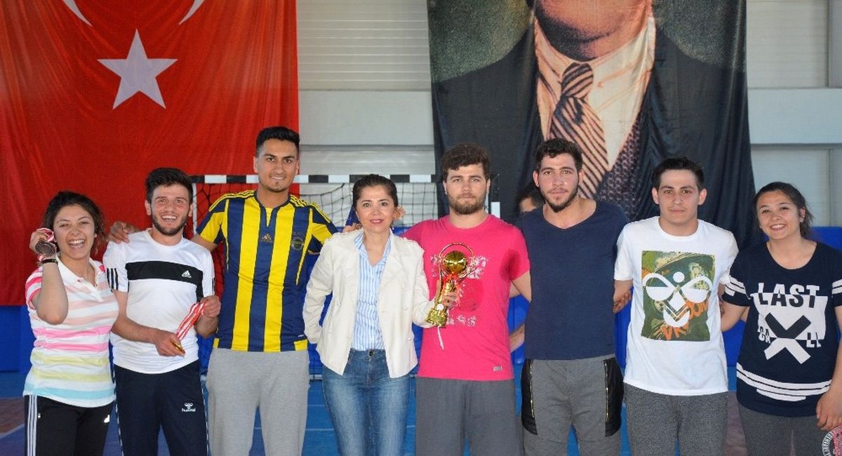 Alaçam Myo\'da Şampiyon Deniz Liman